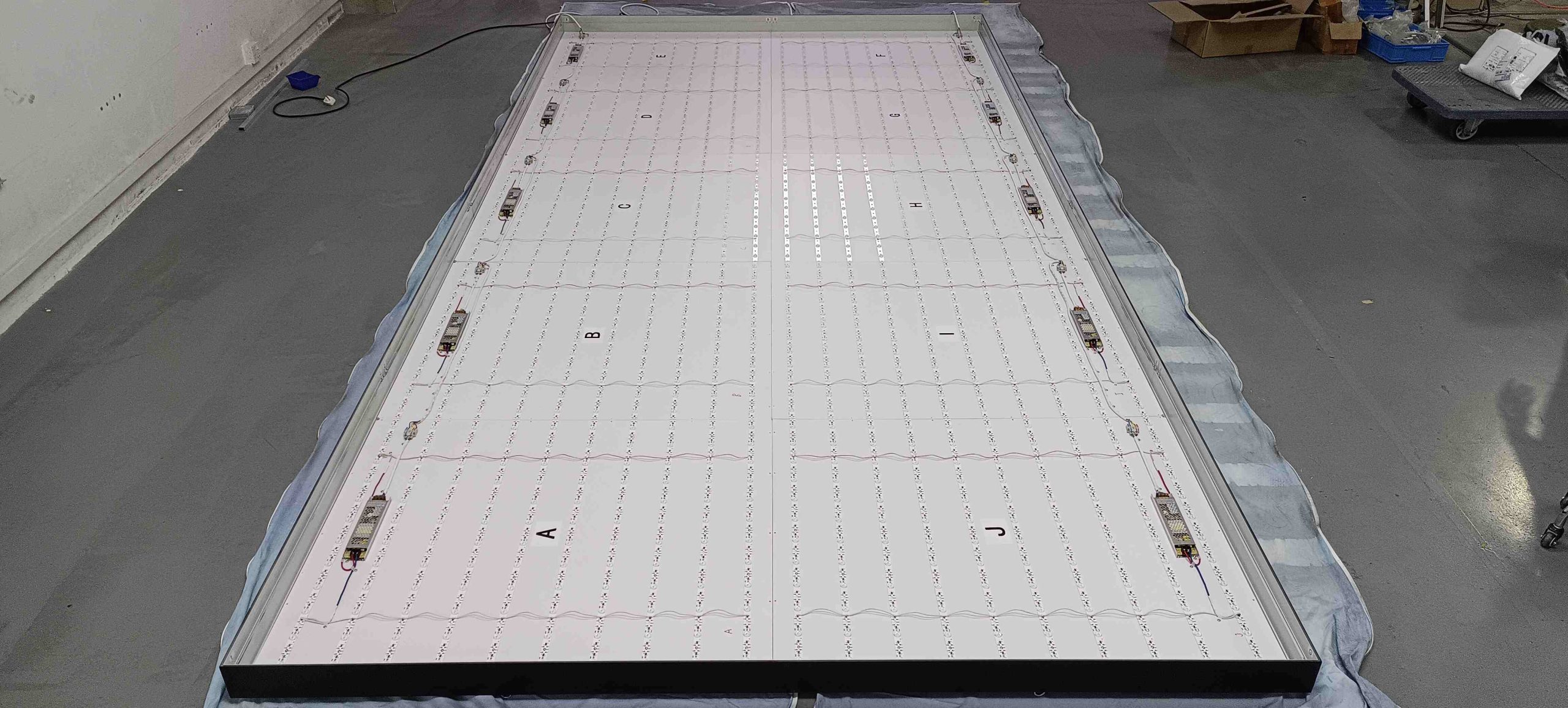Modular LED Light Box Solutions Help Upgrade Automotive Exhibition Lighting Modular LED Light Box Solutions Help Upgrade Automotive Exhibition Lighting