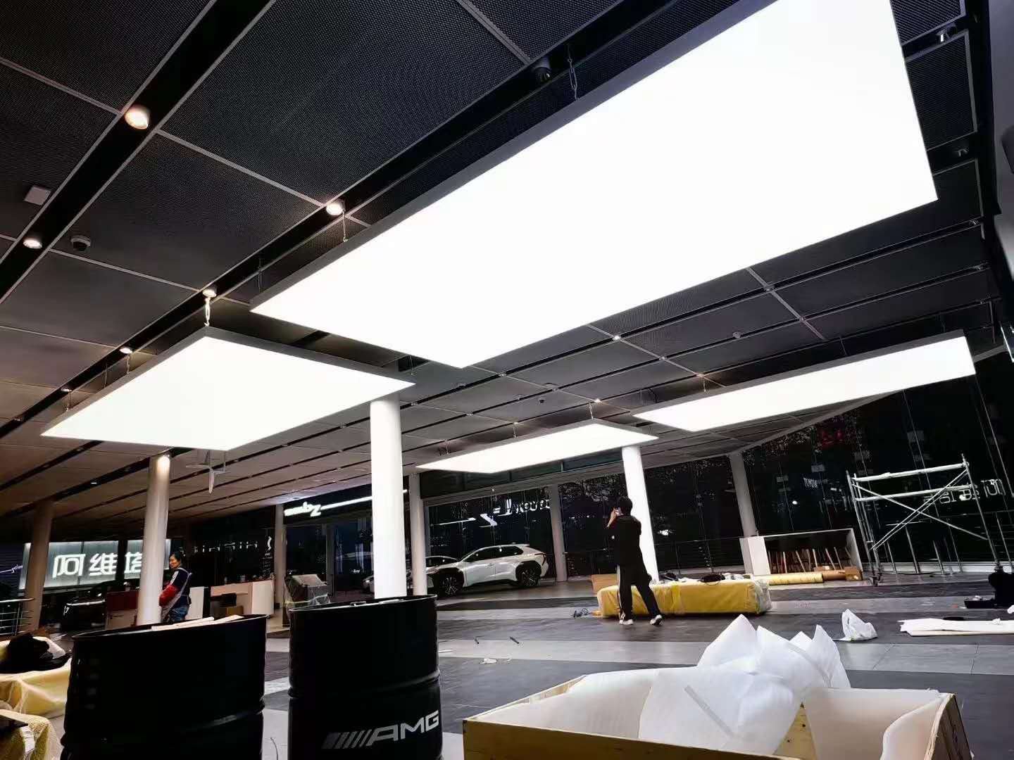 Modular LED Light Box Solutions Help Upgrade Automotive Exhibition Lighting Modular LED Light Box Solutions Help Upgrade Automotive Exhibition Lighting